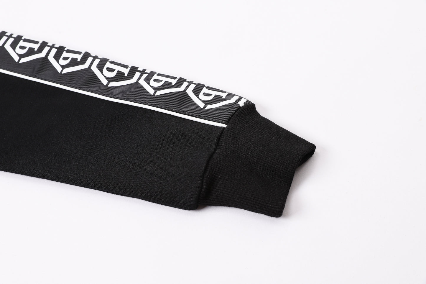 SOLO-2025 Man Black Hoodie