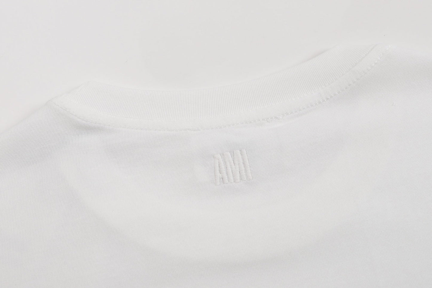 2026 AMI PARIS ユニセックス Tシャツ