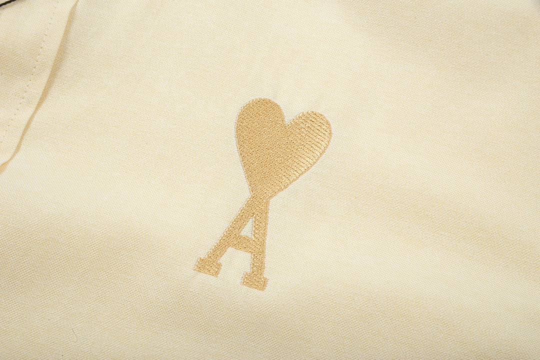 AMI PARIS ユニセックスシャツ