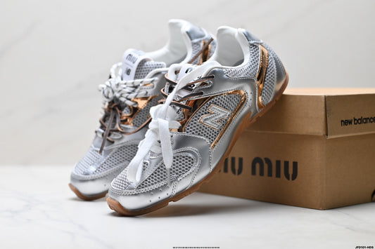 New Balance 530 Sneakers - Silver Gold Metallic