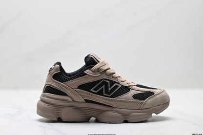New Balance Retro Dad Sneakers - Beige