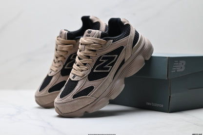 New Balance Retro Dad Sneakers - Beige