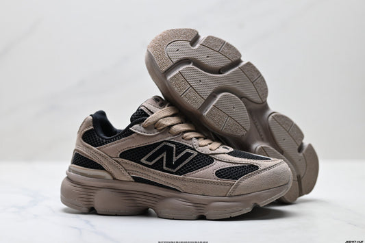 New Balance Retro Dad Sneakers - Beige