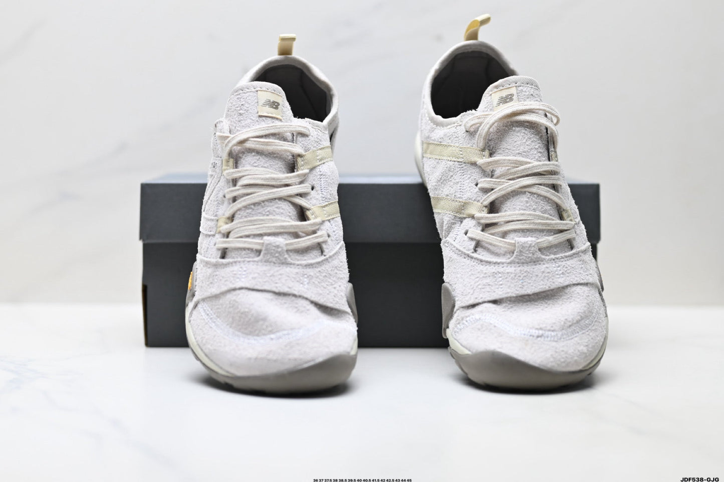 New Balance MT10 Barefoot Shoes – Sand Beige