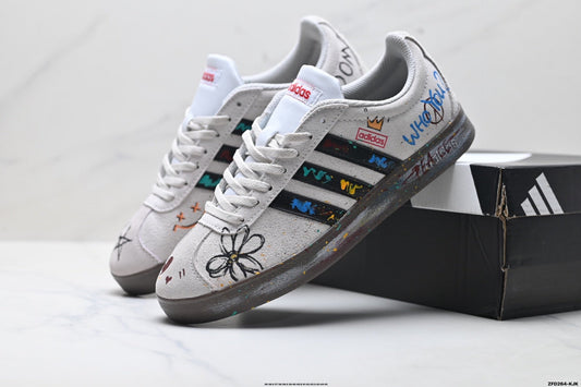 Adidas K81802350 Unisex Casual Sneakers - White/Graphic