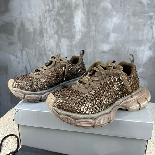 2025 Limited Edition Leather Sneaker – Signature Grosgrain Buckle