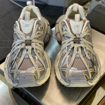 Balenciaga Limited Edition Couple's Leather Sneakers – Tread Sole | EU 36–45