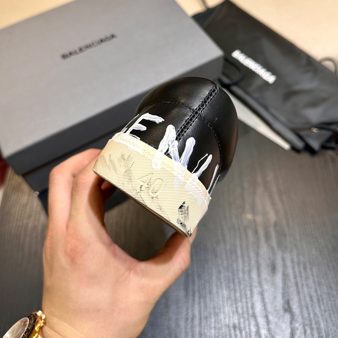 Balenciaga 2025 Limited Edition Leather Sneakers – Classic Runway Style