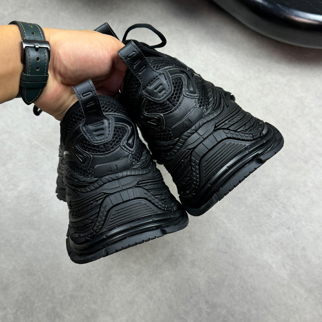 2025 Limited Edition Thick Sole Leather Sneakers