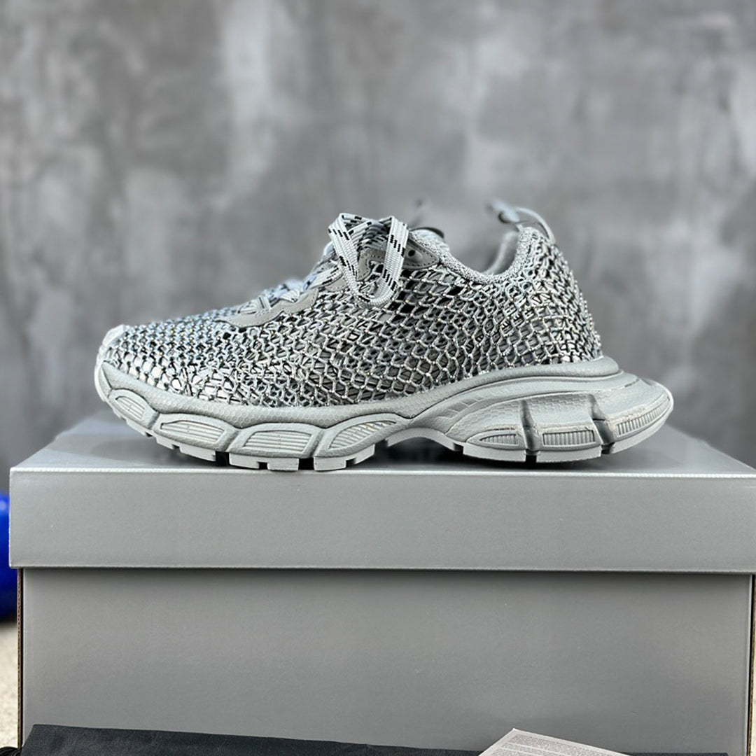 2025 Limited Edition Leather Sneaker – Signature Grosgrain Buckle