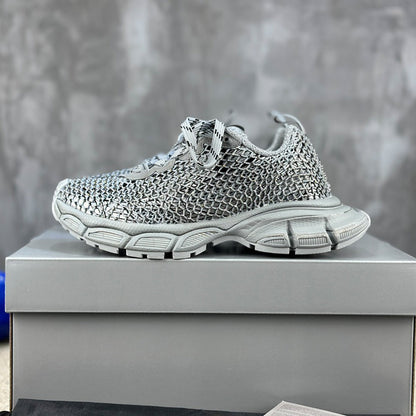 2025 Limited Edition Leather Sneaker – Signature Grosgrain Buckle