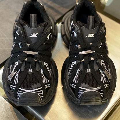 Balenciaga Limited Edition Couple's Leather Sneakers – Tread Sole | EU 36–45