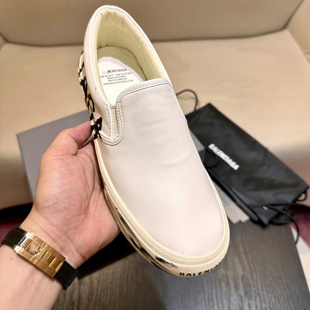 Balenciaga 2025 Limited Edition Leather Sneakers – Classic Runway Style