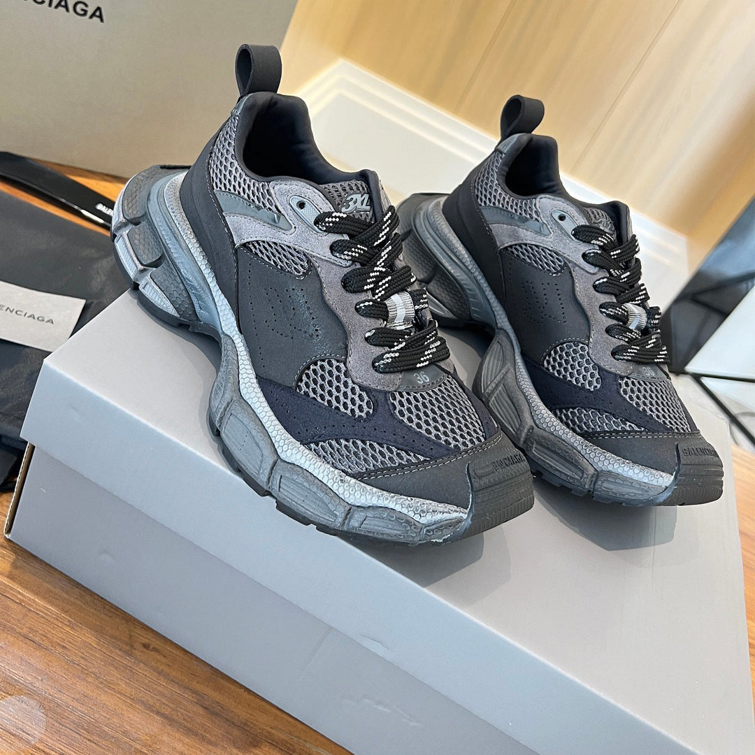 Balenciaga Distressed Vintage Sneaker – Limited Edition 2025