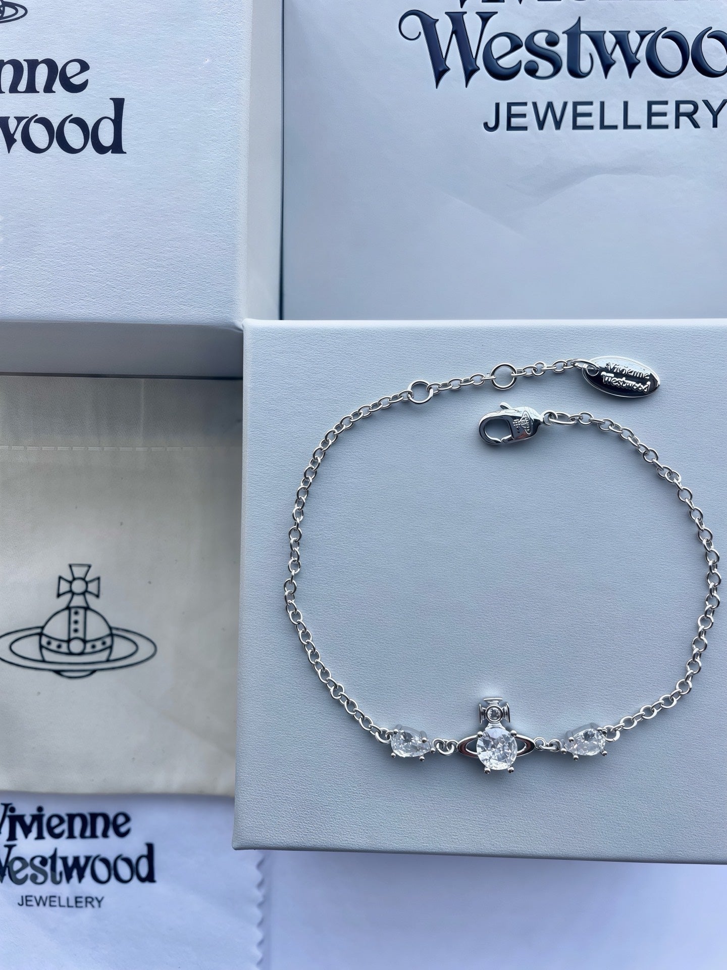 Vivienne Westwood シンプルラインストーンブレスレット