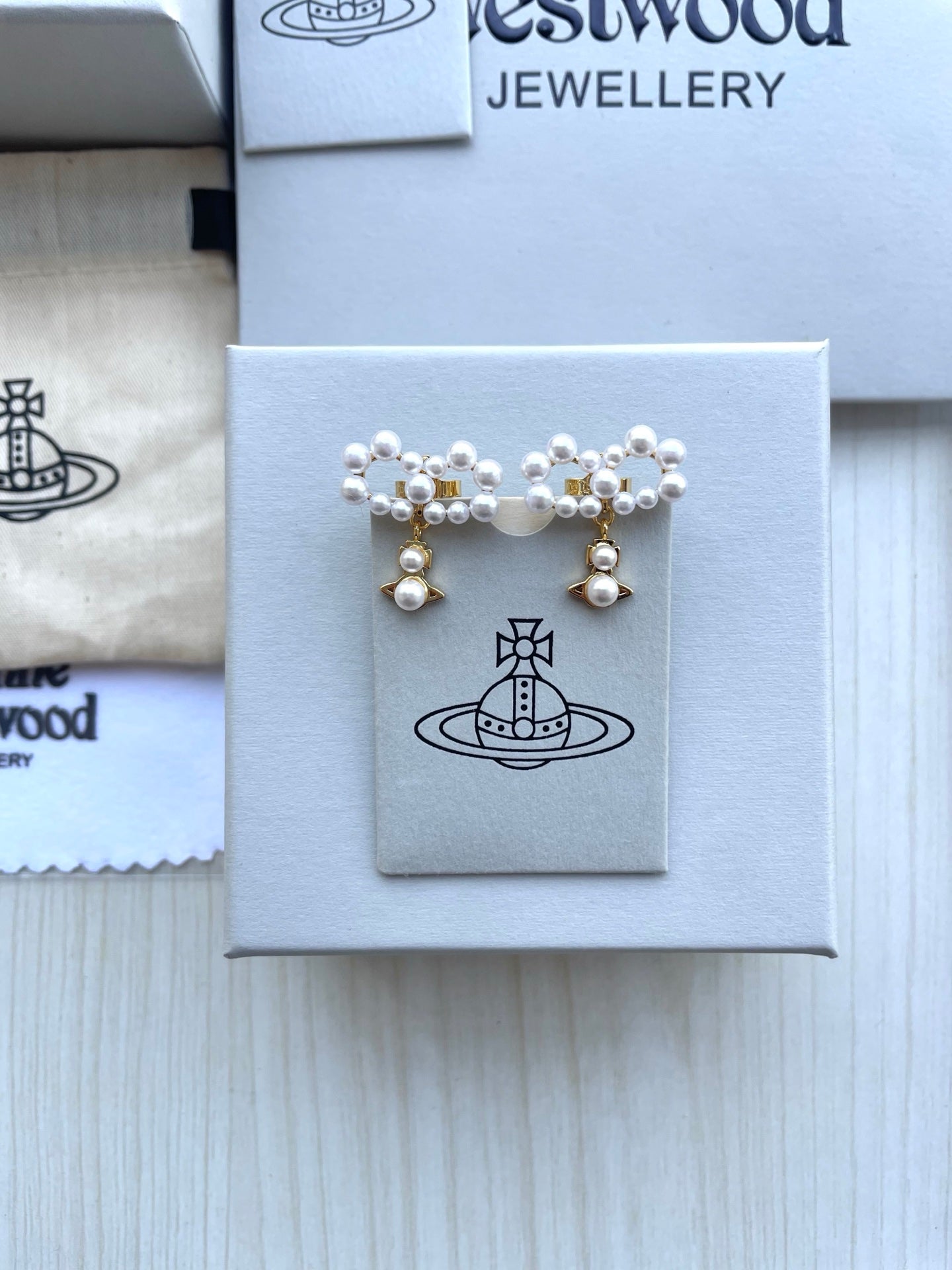 ヴィヴィアンウエストウッド パール＆ボウノット スタッドピアス