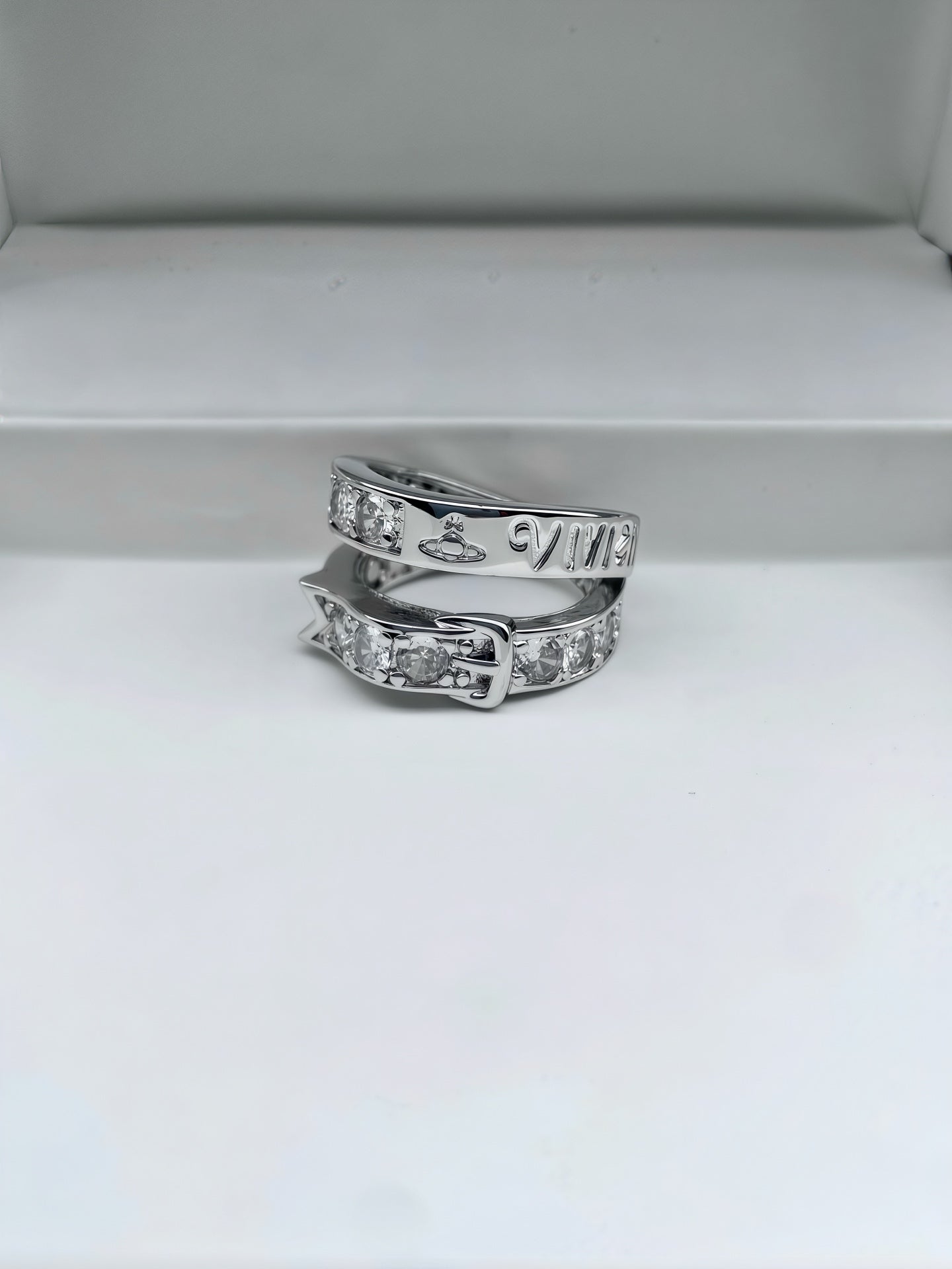 Vivienne Westwood フルラインストーン レターリング
